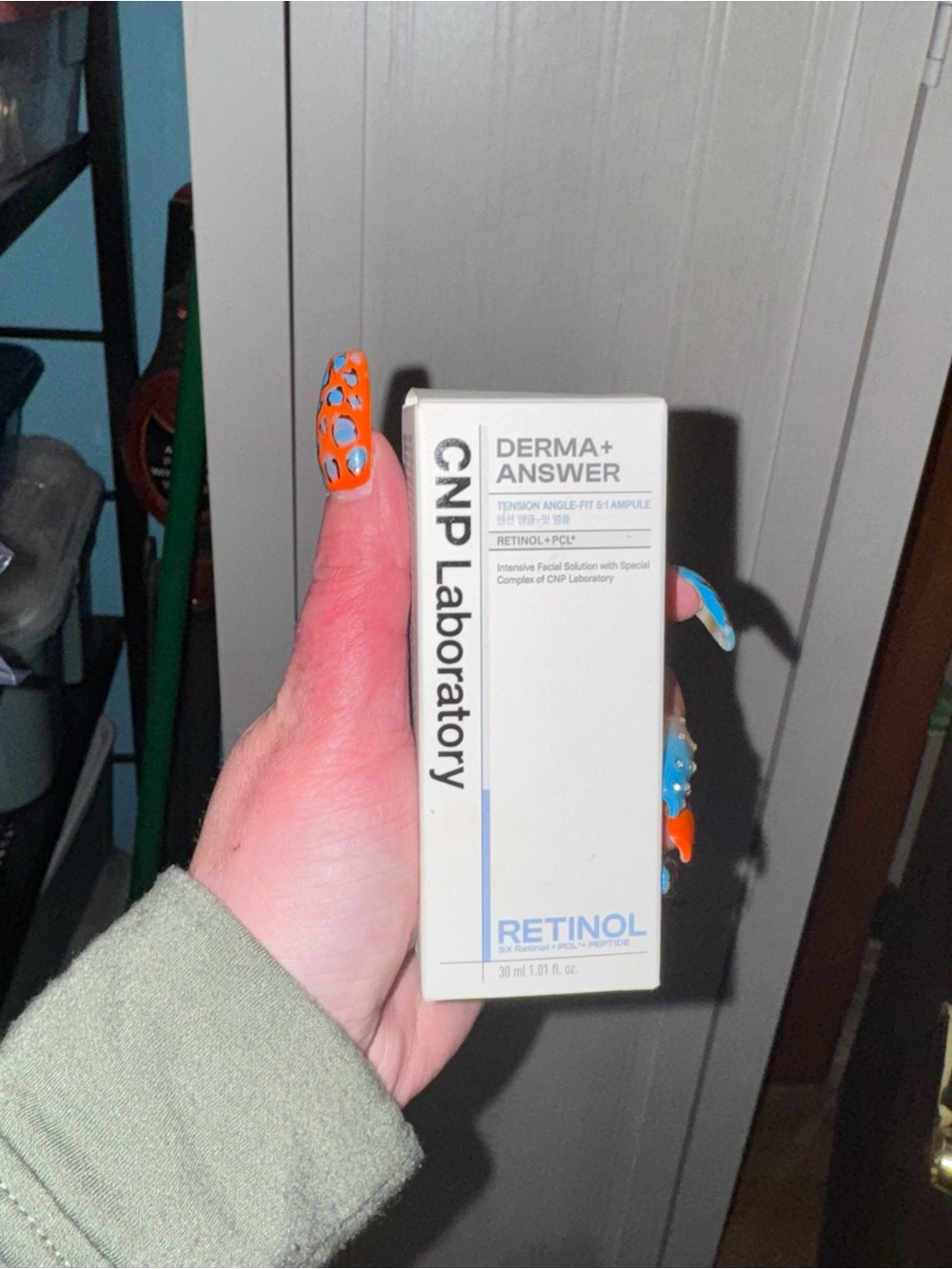 Angle-fit ampule retinol